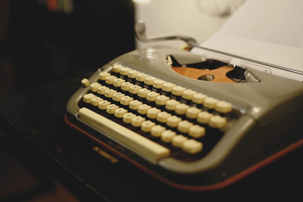 typewriter, mechanical, retro-3899300.jpg